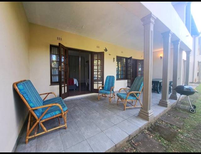 2 BEDROOM PROPERTY TO RENT IN RENNIES BEACH